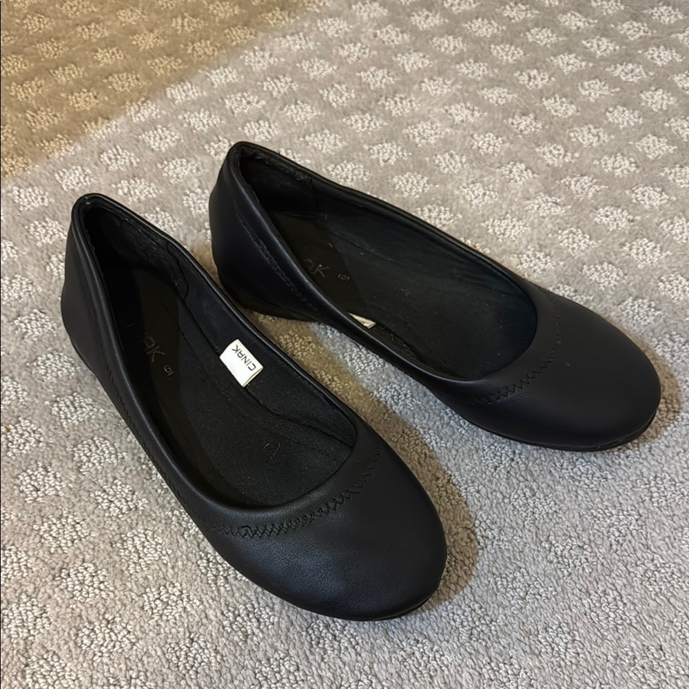 Black Minimalist Slip-On Flats